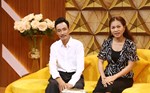 Sungguminasampo100aTaochu sedang berbicara dengan Xi Shifang, putra hakim daerah.